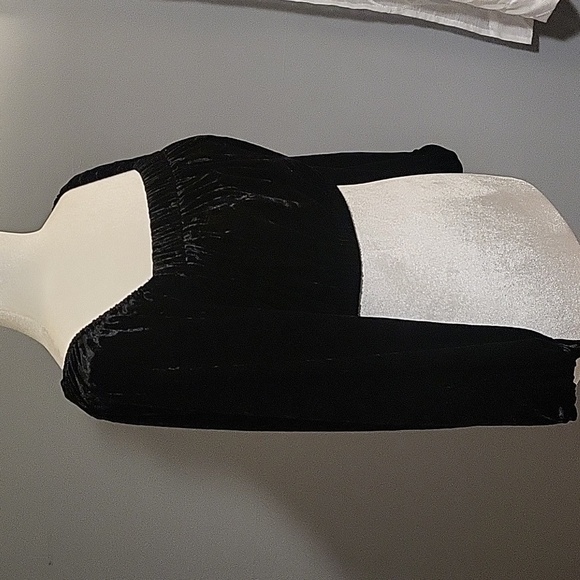 Zara Black Crushed Velvet Long Sleeve On or Off The Shoulder Crop Top - Size XS - Picture 5 of 8